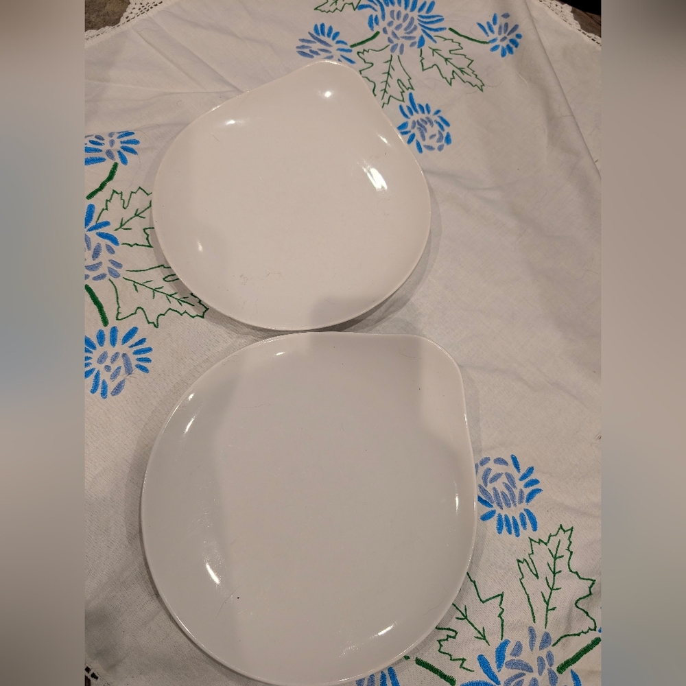 Urban Barn Modern White Dinner Plates Set Of Two